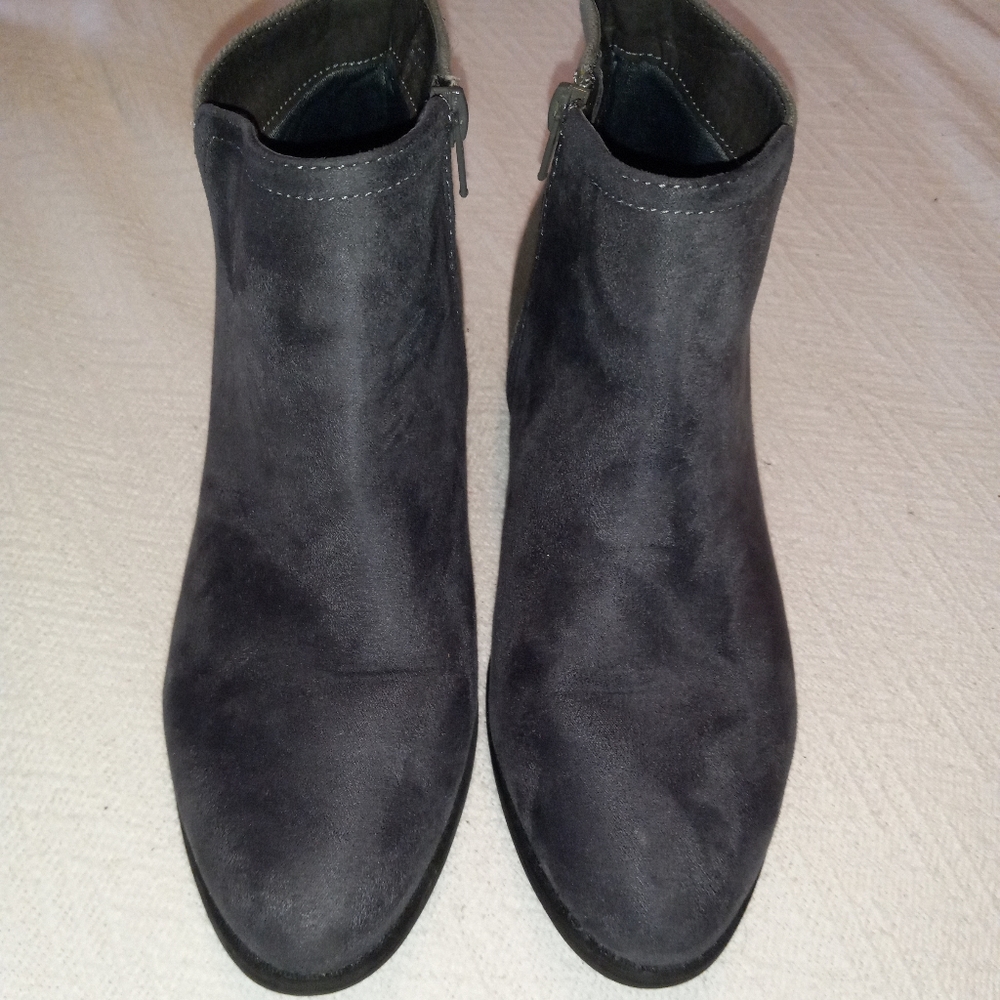 Sz.7M Women's Ingaro Andie Booties